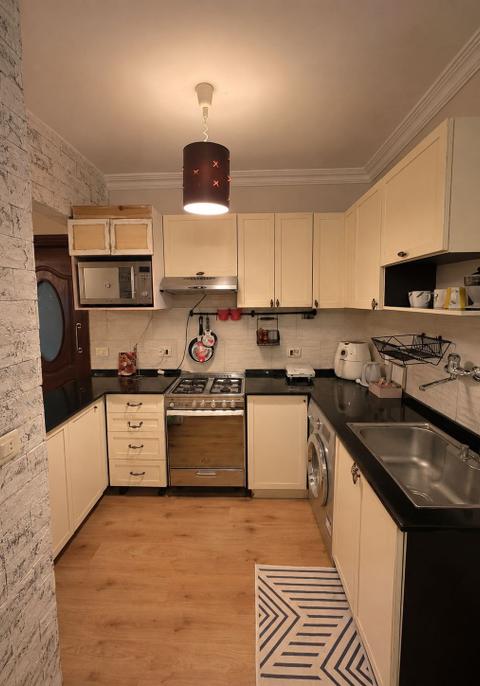 Spacious 2-BR with Private Garden Patio, photo 3