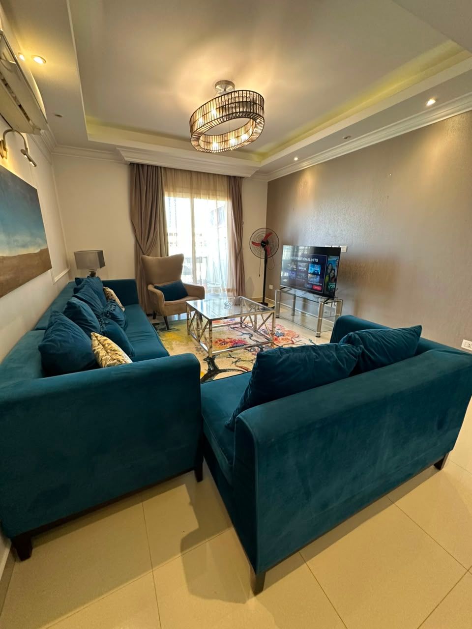 Modern 2-BR with Jacuzzi, 5 min from airport, photo 3