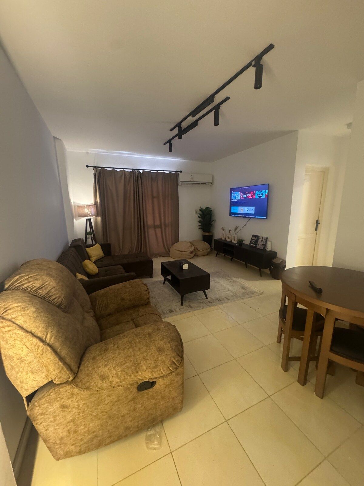 Cozy&Clean 2B Flat, Gated Comm, photo 4