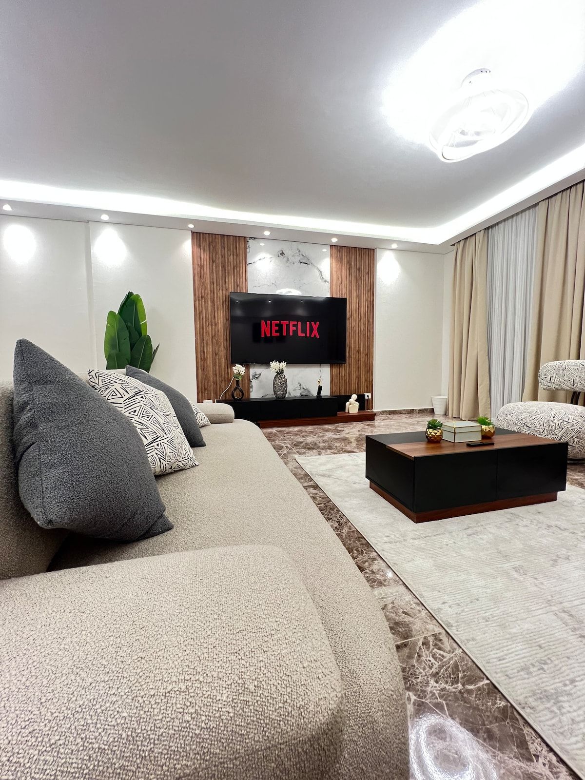 Chill Vibes 3-BR Apartment in Rehab