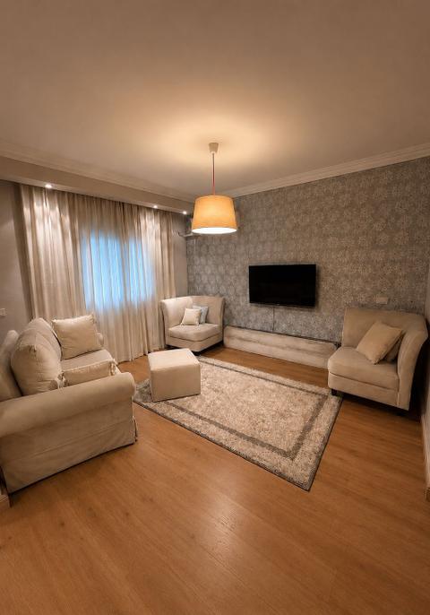 Spacious 2-BR with Private Garden Patio, photo 5
