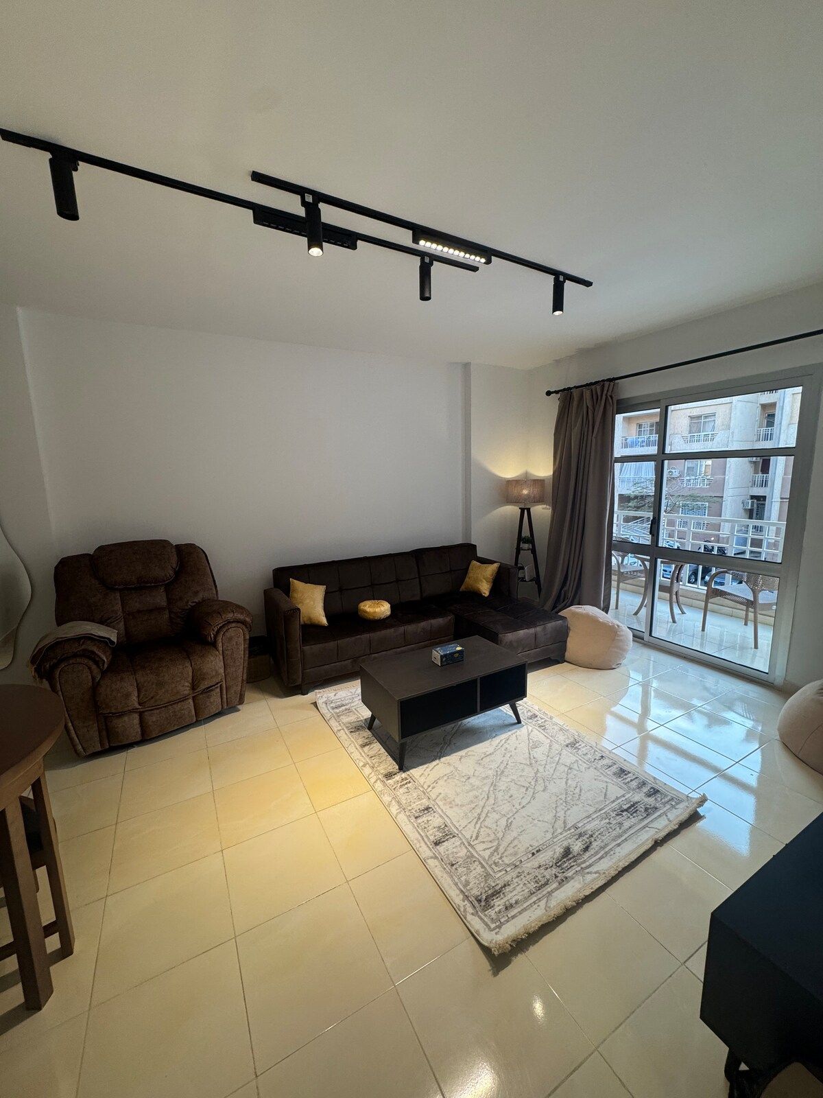 Cozy&Clean 2B Flat, Gated Comm, photo 3