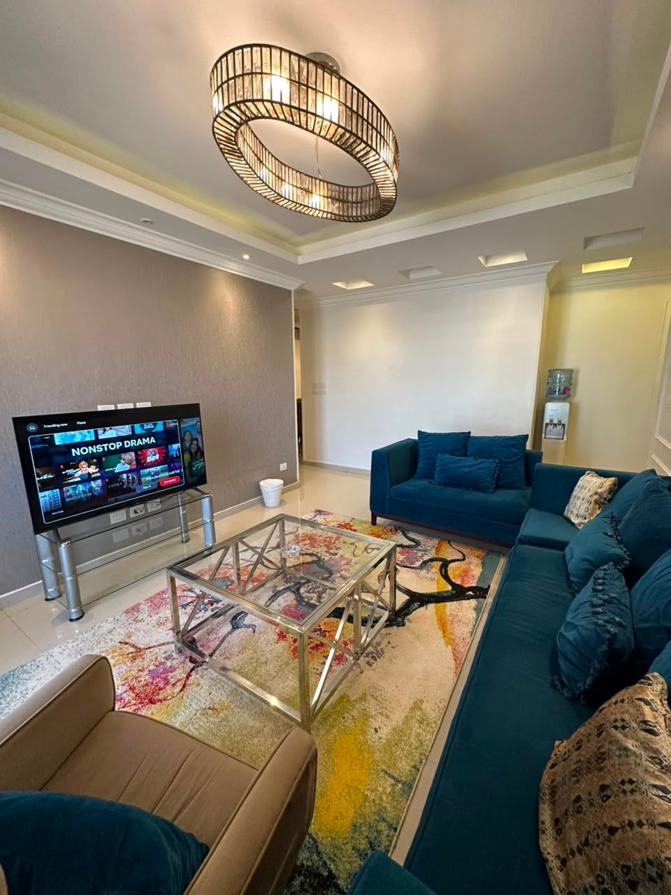 Modern 2-BR with Jacuzzi, 5 min from airport, photo 4