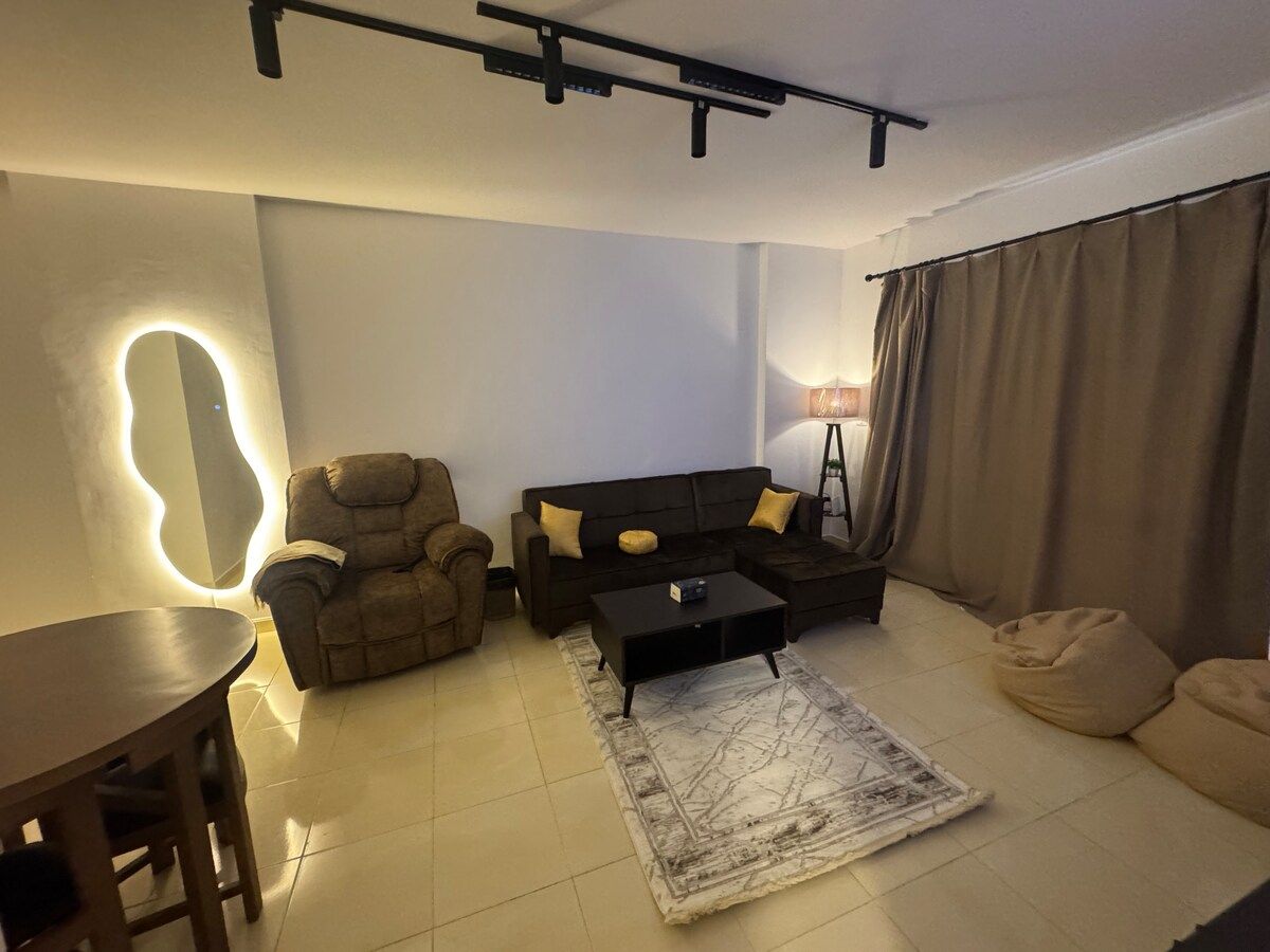 Cozy&Clean 2B Flat, Gated Comm, photo 2