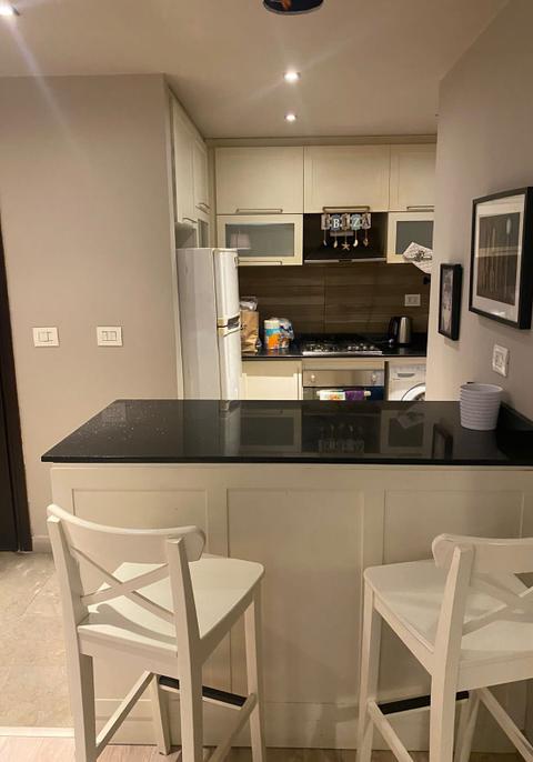 Elegant 2-BR with Garden-View Balcony, photo 8