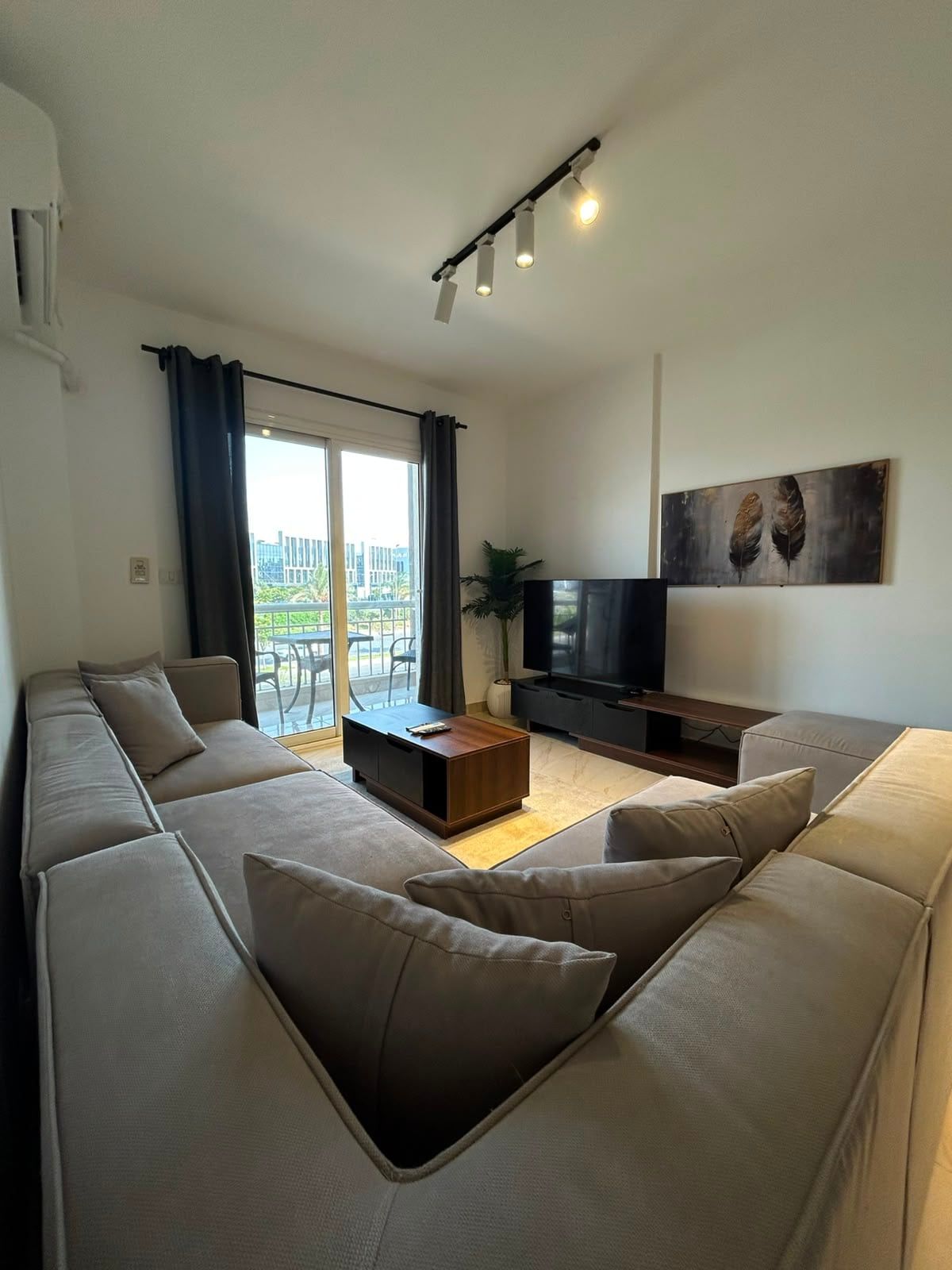 Lovely 2-BR apartment — photo 5