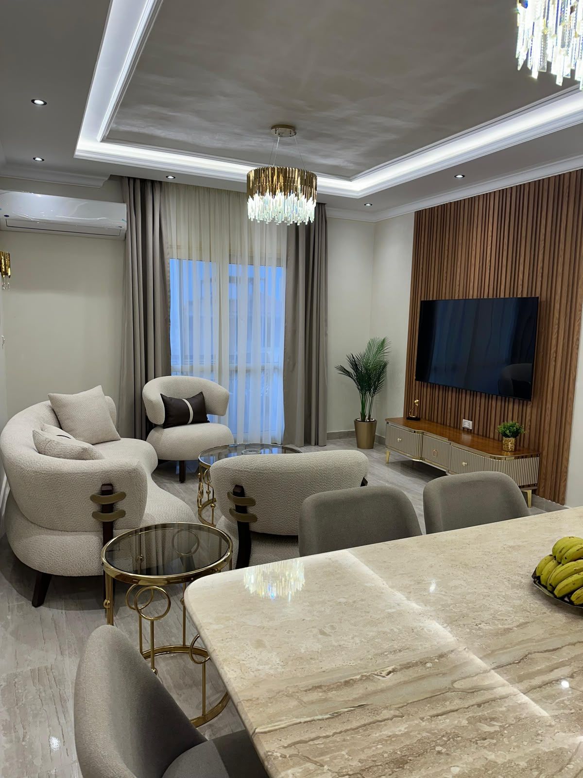 luxurious 3-BR in Central Location