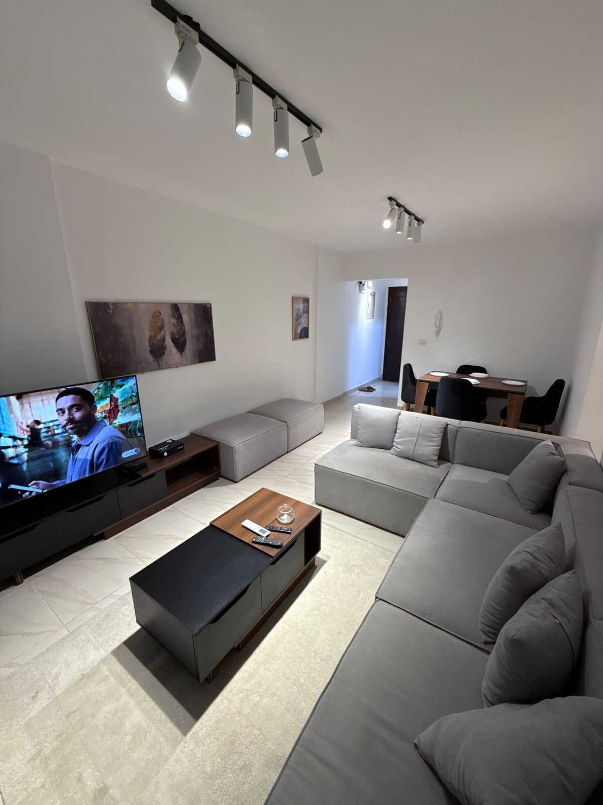 Lovely 2-BR apartment — photo 4