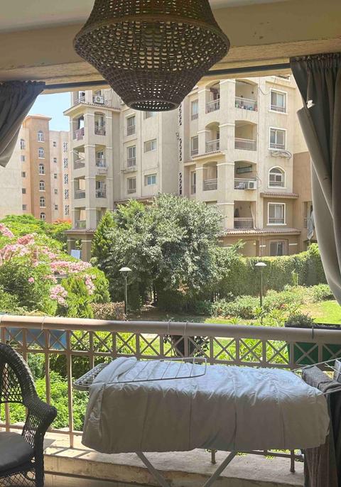 Elegant 2-BR with Garden-View Balcony, photo 5